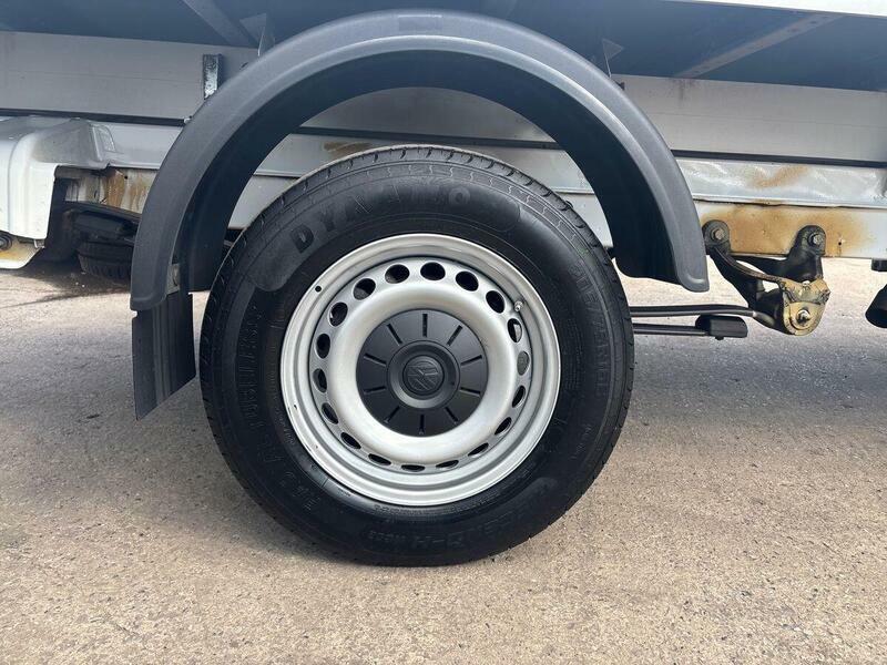 Volkswagen Crafter Cr35 Panel Van Commerce Plus Mwb 140 Ps 2.0 Tdi 6S White #85