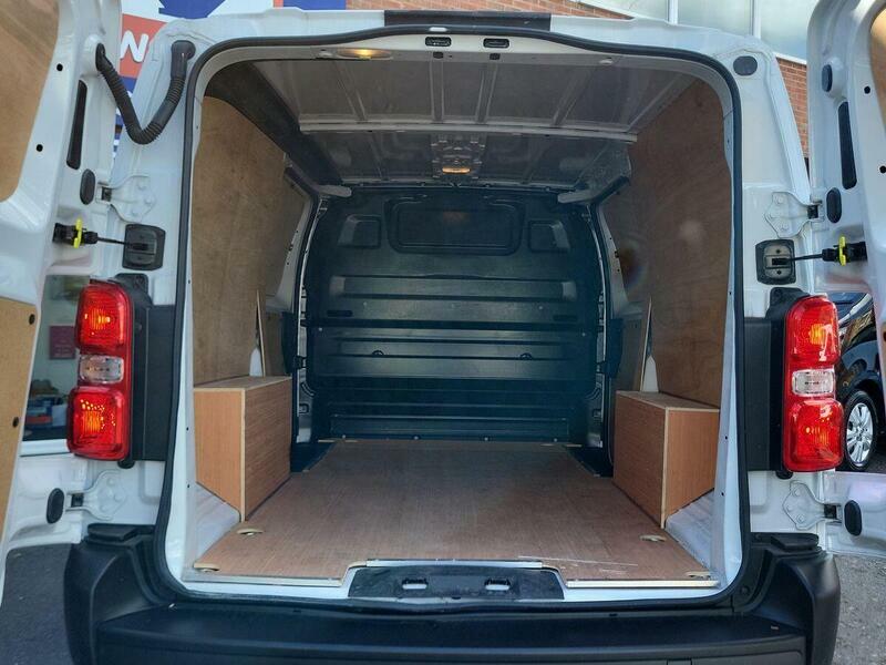 Citroen Dispatch 2.0 Bluehdi Enterprise XL Crew Van Double Cab 6Dr White #101