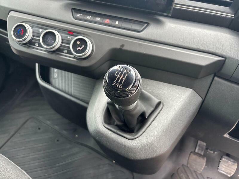Renault Master Advance White #199