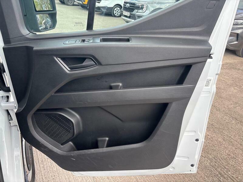Renault Master Advance White #56