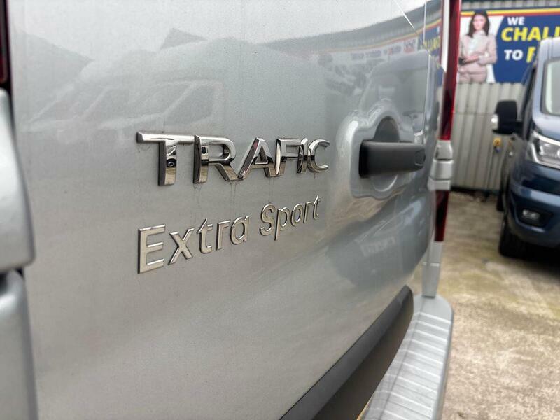 Renault Trafic Ll30 Blue Dci 150 Extra Sport Safety Crew Van White #36