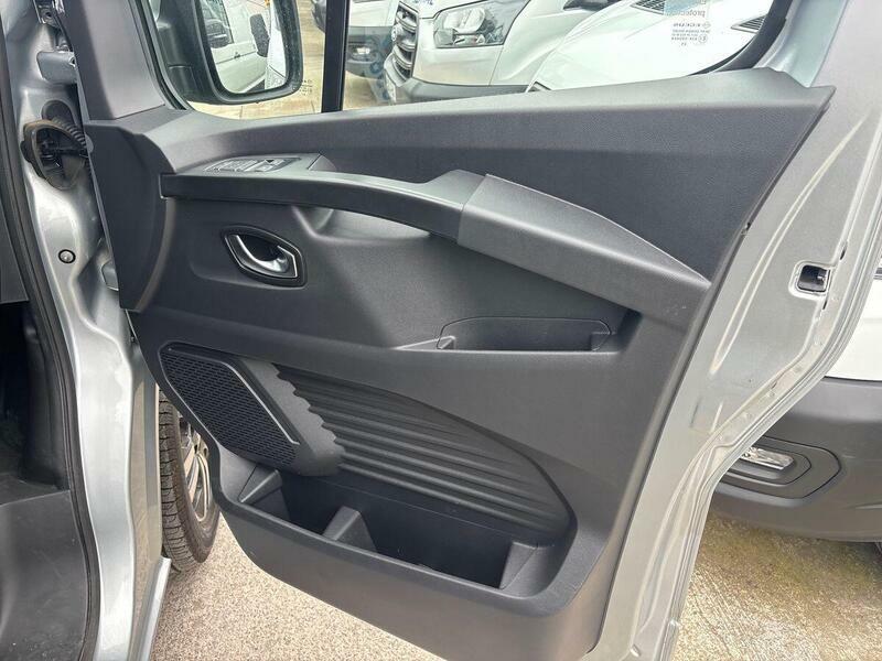 Renault Trafic Ll30 Blue Dci 150 Extra Sport Safety Crew Van White #23