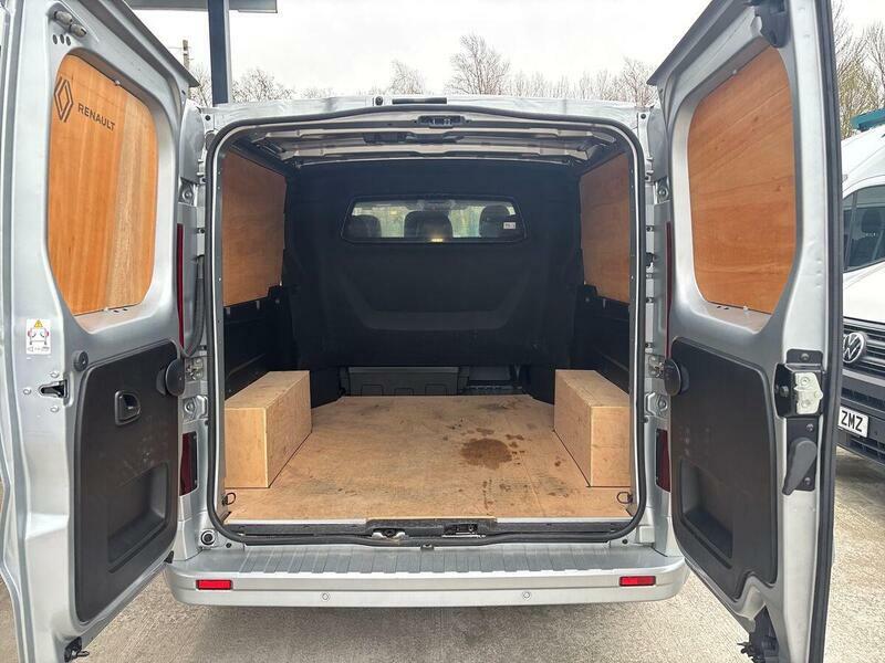 Renault Trafic Ll30 Blue Dci 150 Extra Sport Safety Crew Van White #33