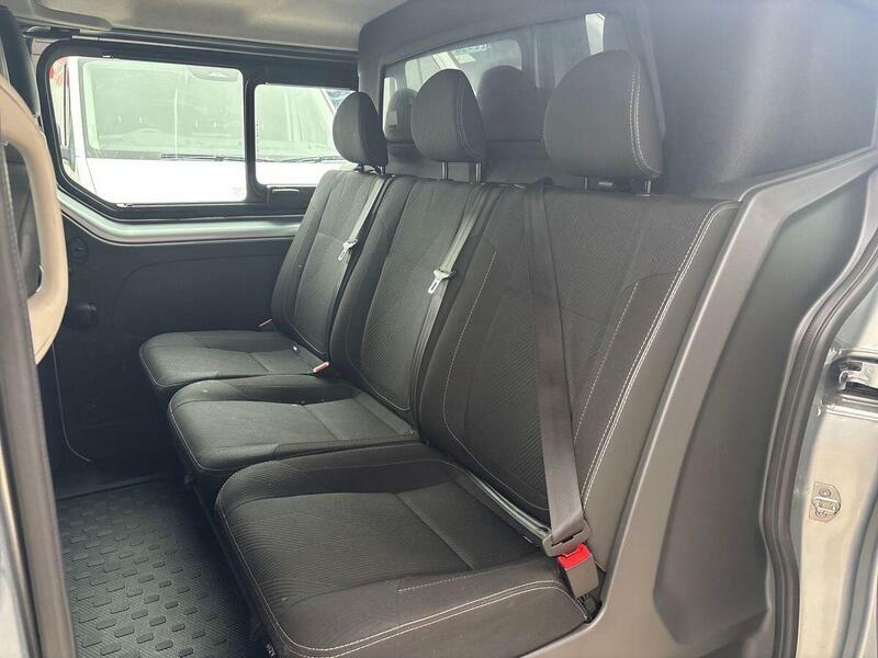 Renault Trafic Ll30 Blue Dci 150 Extra Sport Safety Crew Van White #31