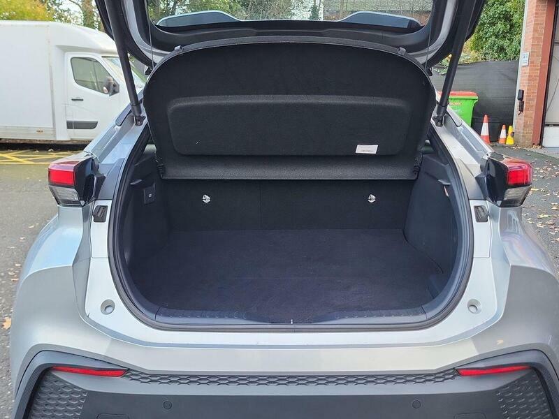 Toyota C-Hr 2.0 Phev Design Cvt White #18