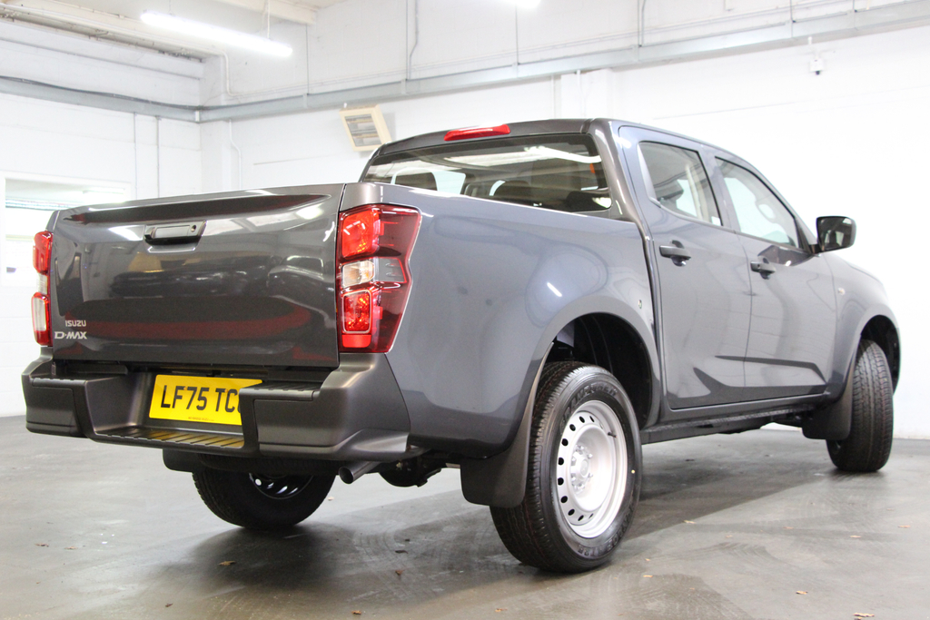 Isuzu D-Max Td Utility Dl Double Cab 4Wd 164 Any Vehicle In  #2