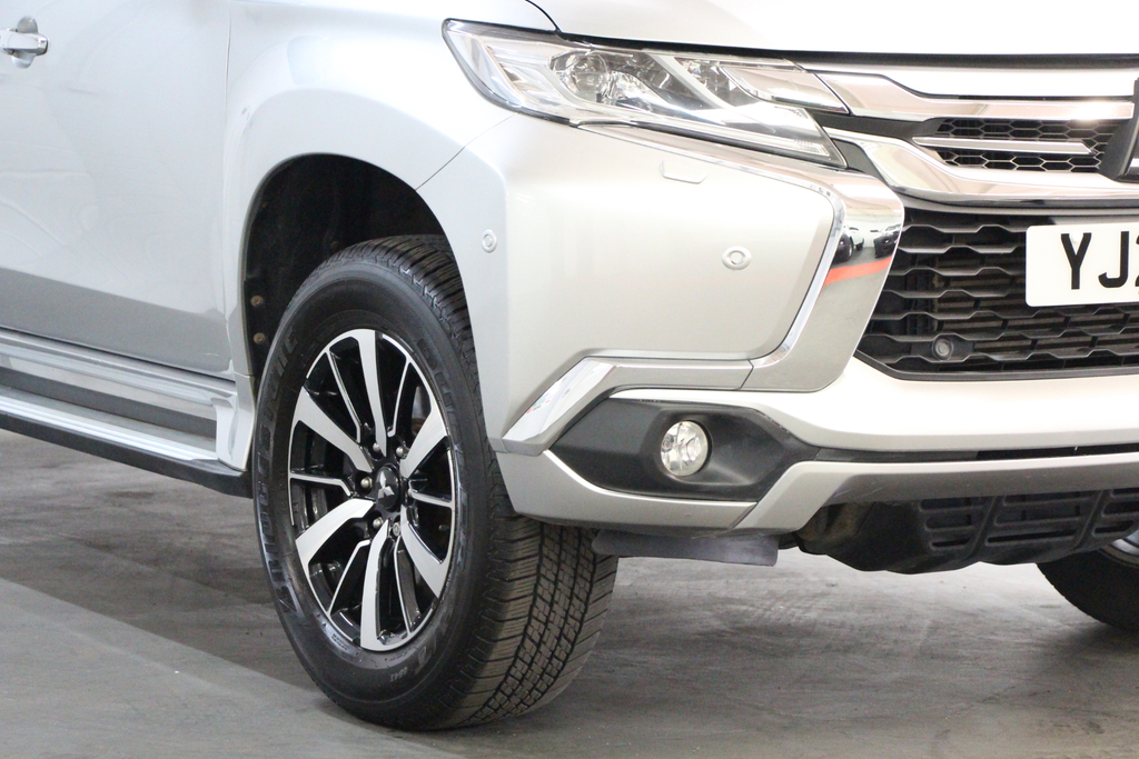 Mitsubishi Shogun Shogun Sport Commercial Di-d Silver #13