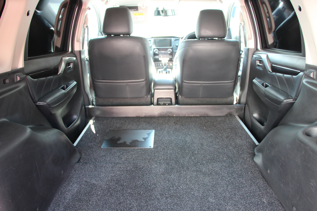 Mitsubishi Shogun 2.4D 4 Suv Double Cab 4Wd Lwb 181 Fsh, Fina  #6