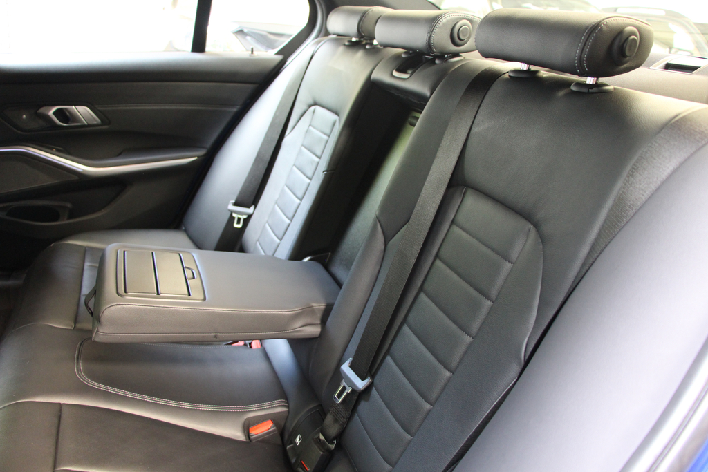 BMW 3 Series 330E Se Pro Step Black #38