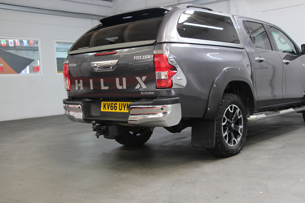 Toyota HILUX Active 4X4 D-4d Dcb White #15