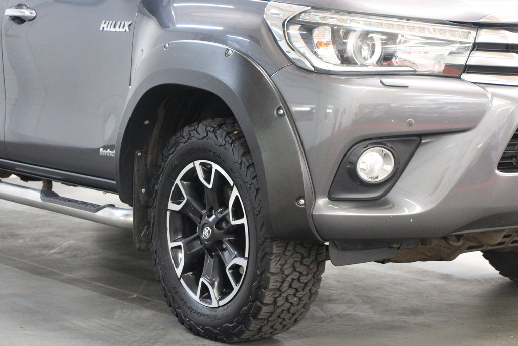 Toyota HILUX 2.4 D-4d Invincible X Pickup Double Cab #4