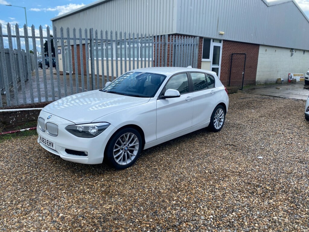 BMW 1 Series 118D Urban Step White