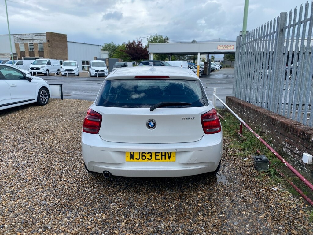 BMW 1 Series 118D Urban Step White #4
