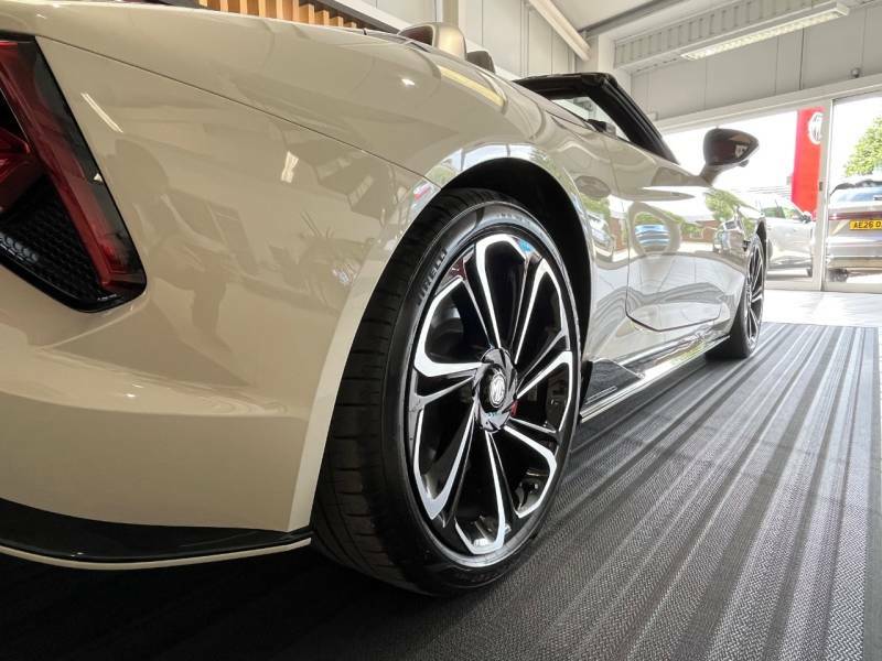 MG Cyberster 375Kw Gt Dual Motor 77 Kwh - 2024 24 White #5