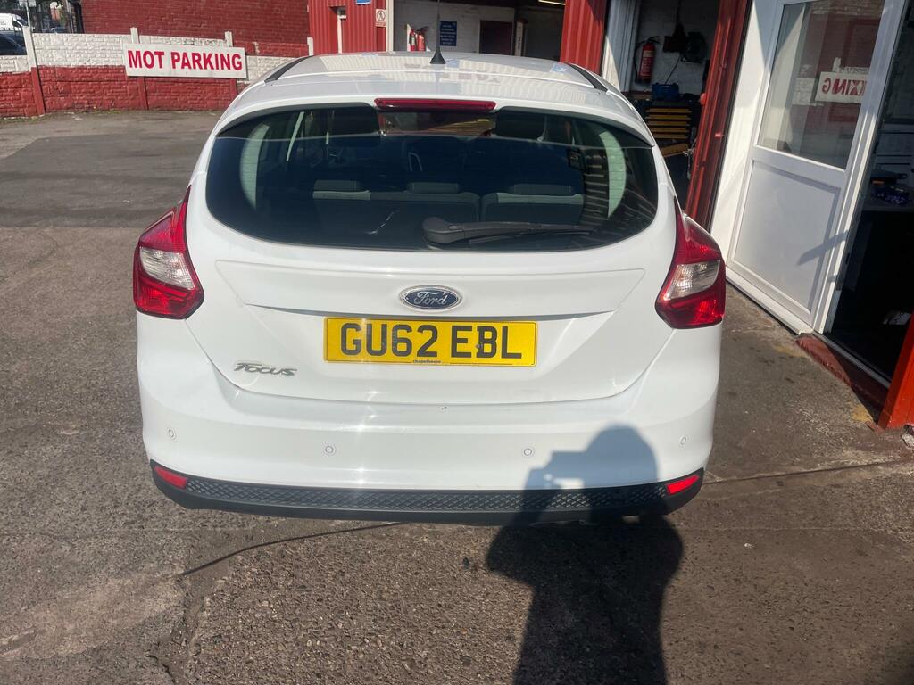 Ford Focus Zetec White #6