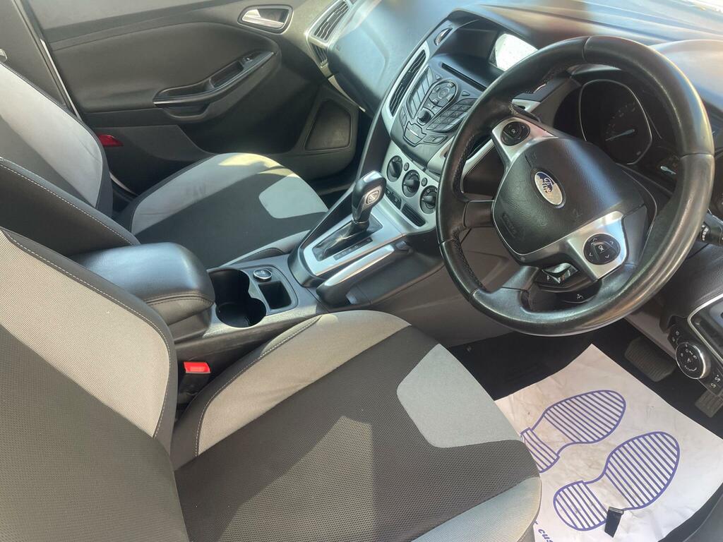Ford Focus Zetec White #5