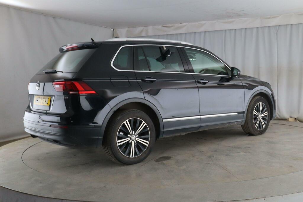 Volkswagen Tiguan 1.4 Tsi Bluemotion Tech Se Navigation Euro 6 Ss MW07EVE Black #3