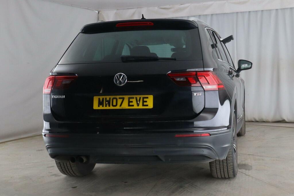 Volkswagen Tiguan 1.4 Tsi Bluemotion Tech Se Navigation Euro 6 Ss MW07EVE Black #5
