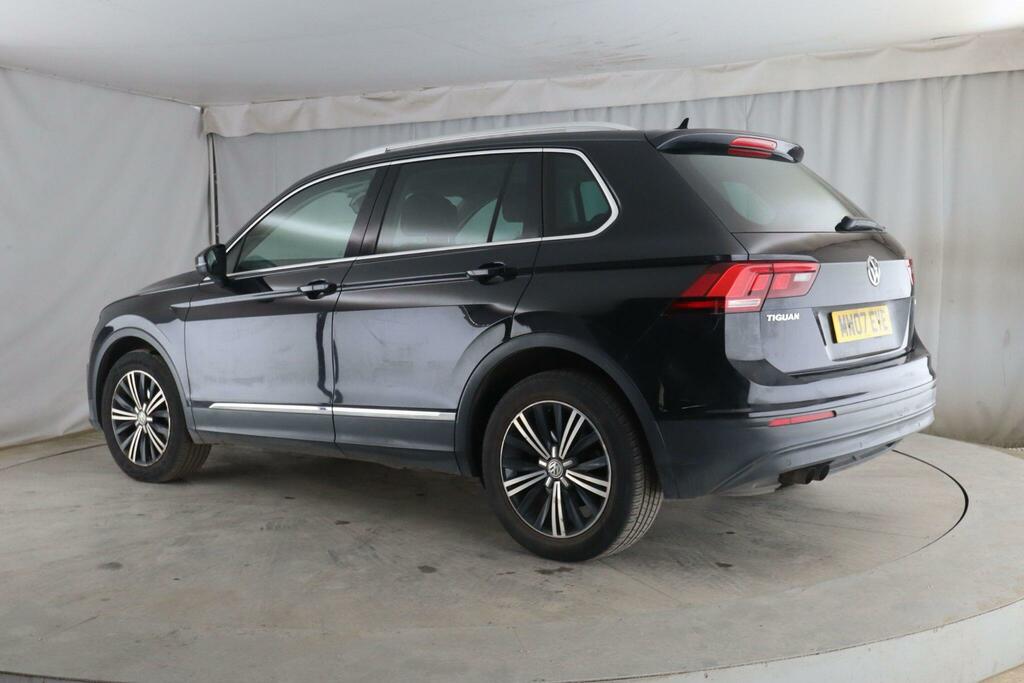 Volkswagen Tiguan 1.4 Tsi Bluemotion Tech Se Navigation Euro 6 Ss MW07EVE Black #4