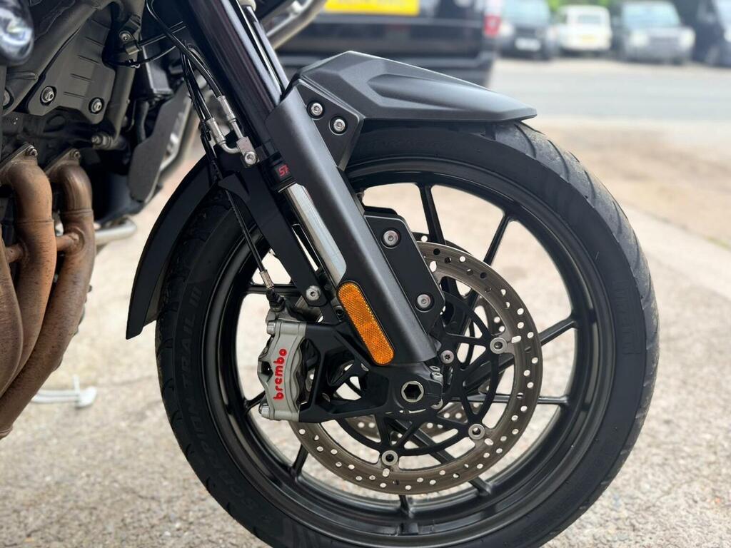 Triumph  Street Triple Rs 19My Silver #48