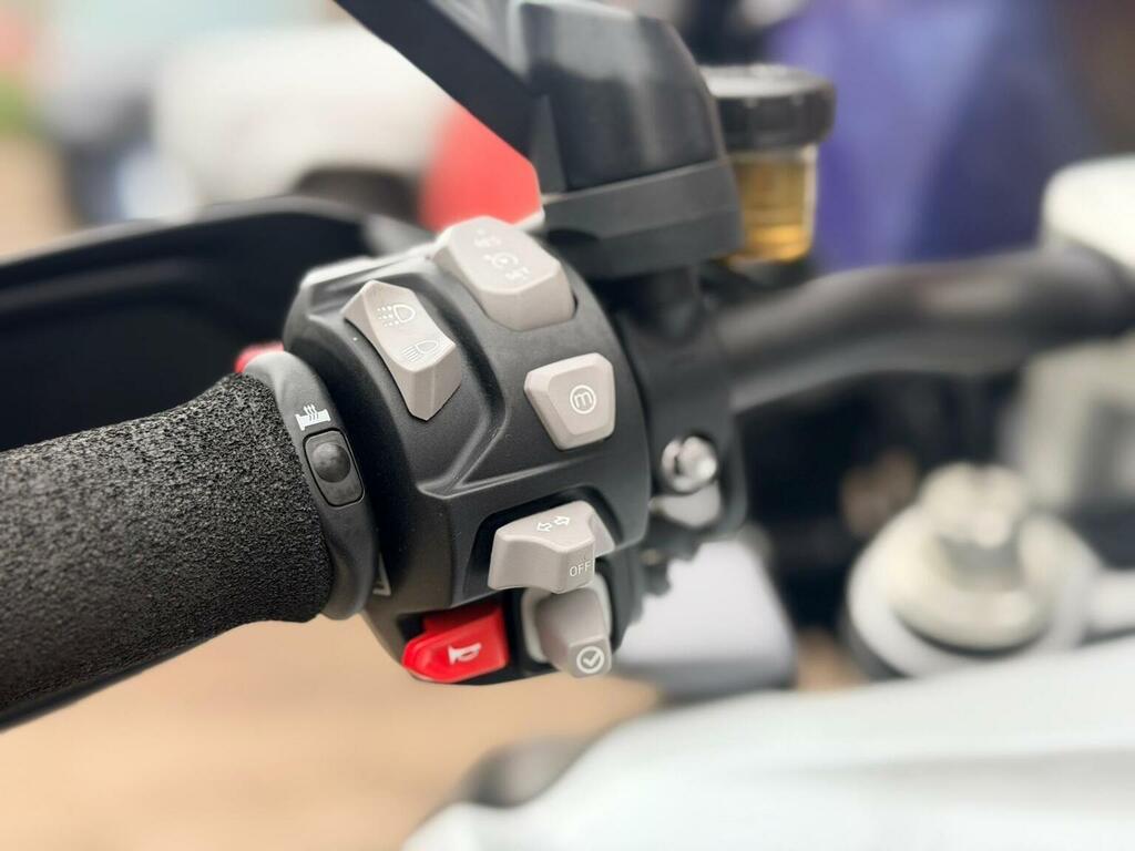 Triumph  Street Triple Rs 19My Silver #11