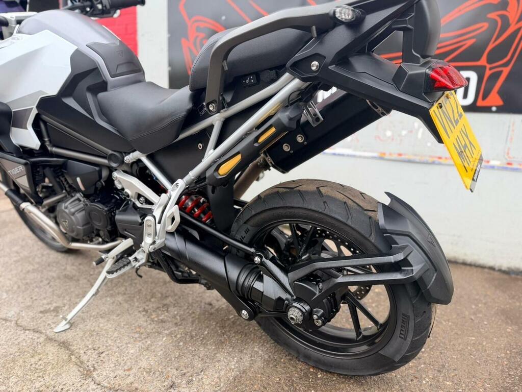 Triumph  Street Triple Rs 19My Silver #28