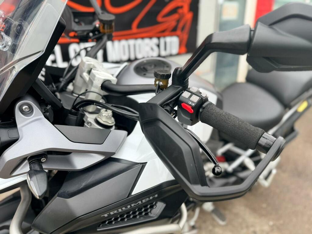 Triumph  Street Triple Rs 19My Silver #35