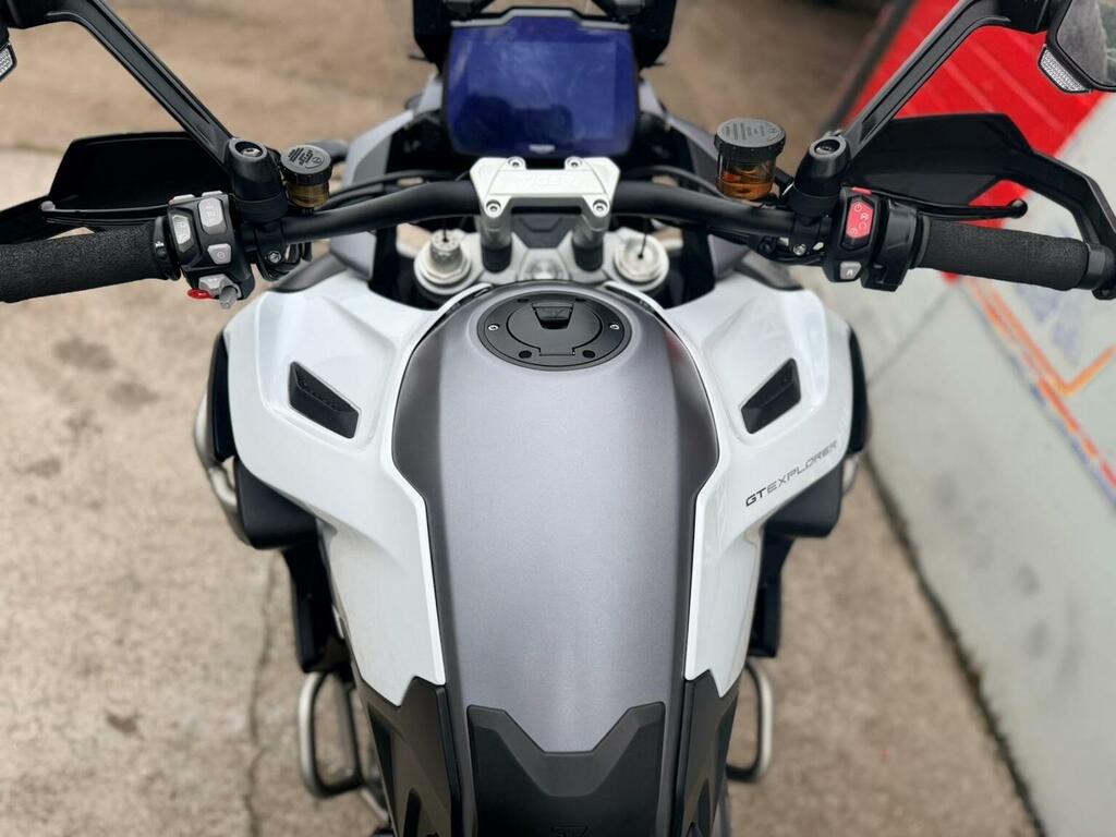 Triumph  Street Triple Rs 19My Silver #32