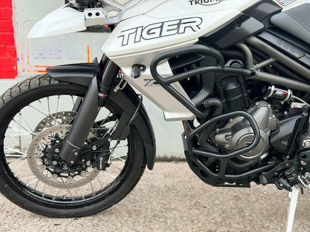 Triumph  Xrx Black #9