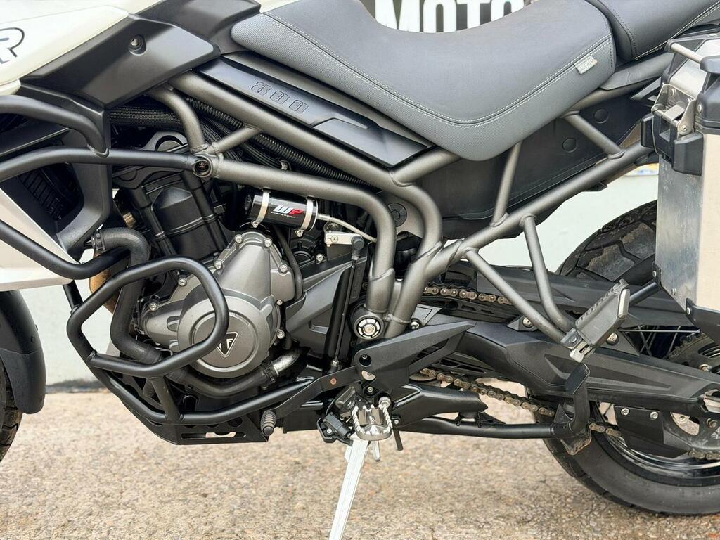 Triumph  Xrx Black #8