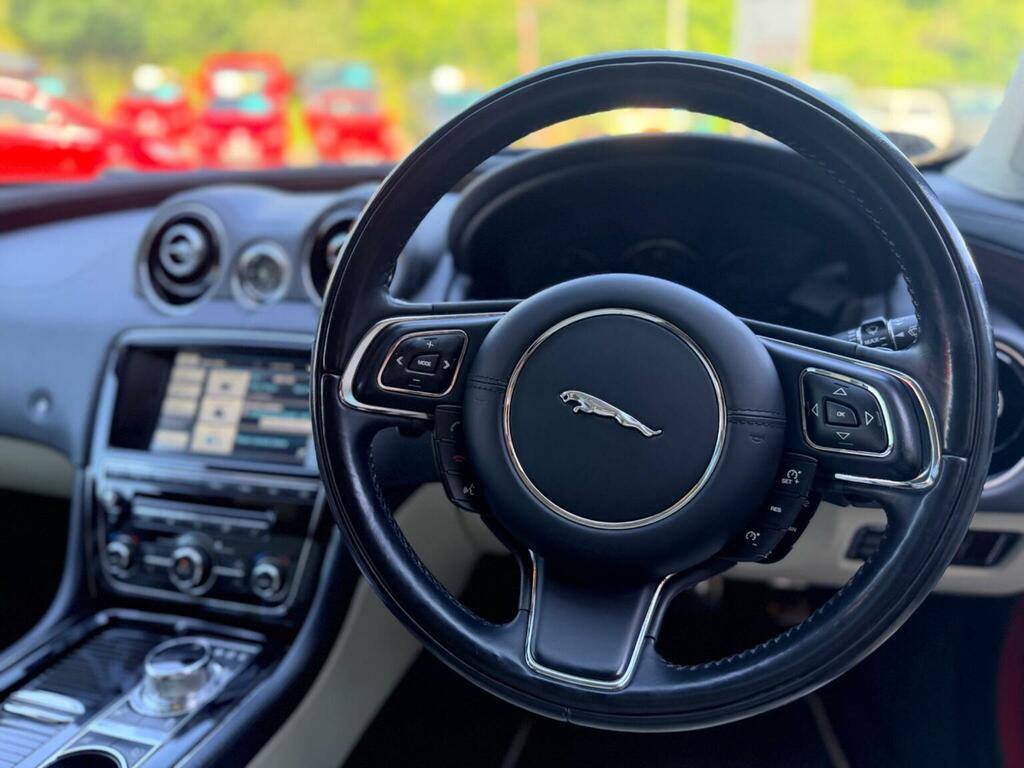 Jaguar XJ Saloon 3.0 D V6 Portfolio 201414 Blue #20