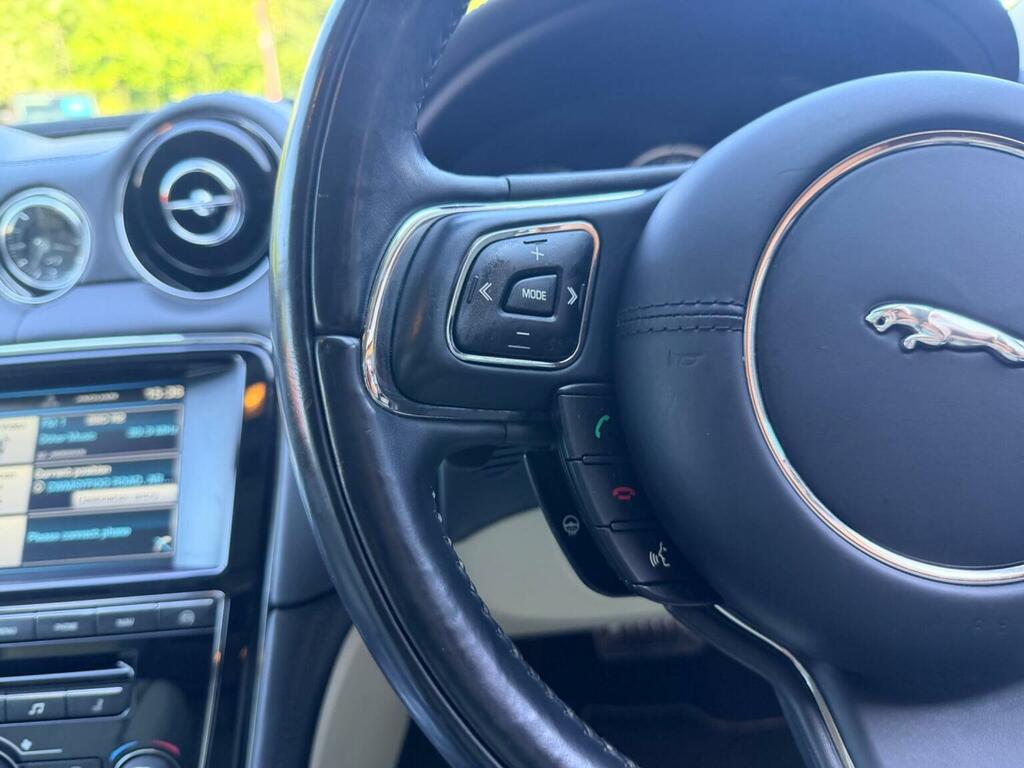 Jaguar XJ Saloon 3.0 D V6 Portfolio 201414 Blue #22