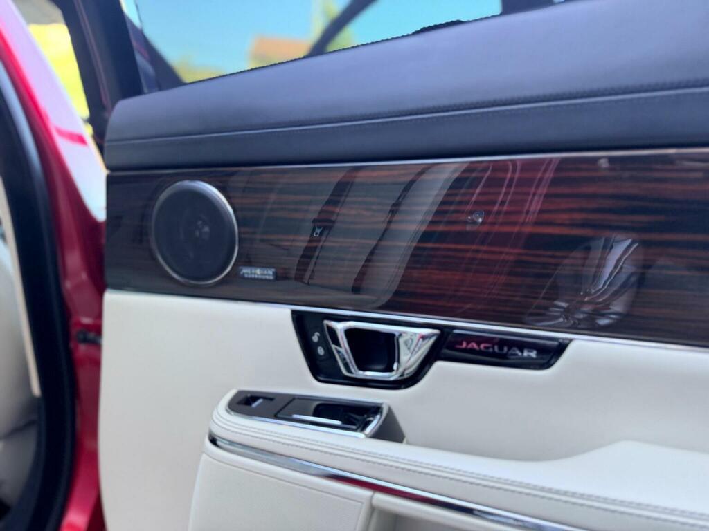 Jaguar XJ Saloon 3.0 D V6 Portfolio 201414 Blue #32