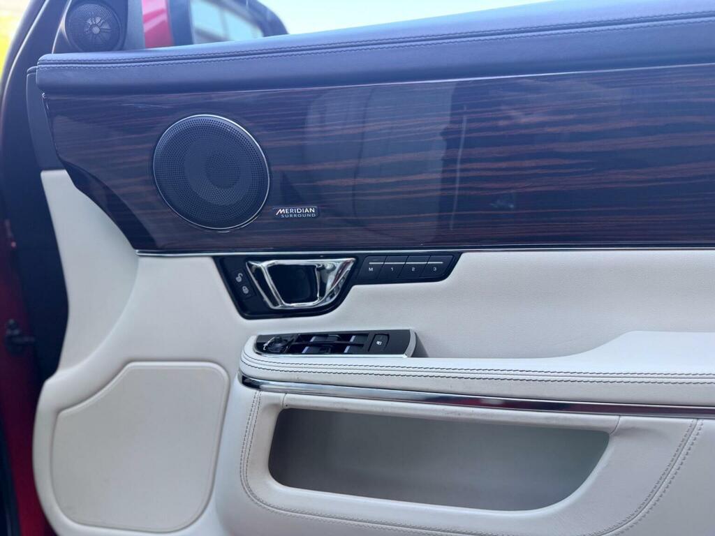 Jaguar XJ Saloon 3.0 D V6 Portfolio 201414 Blue #29