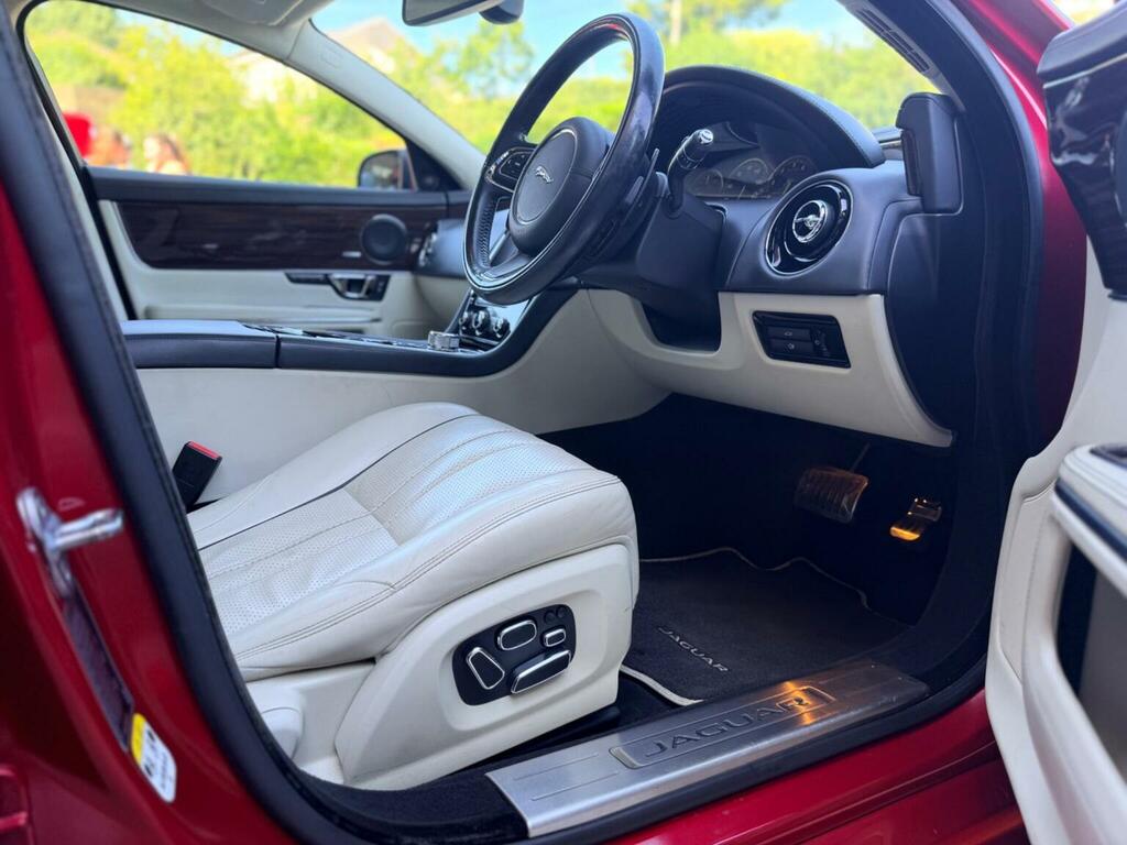 Jaguar XJ Saloon 3.0 D V6 Portfolio 201414 Blue #28
