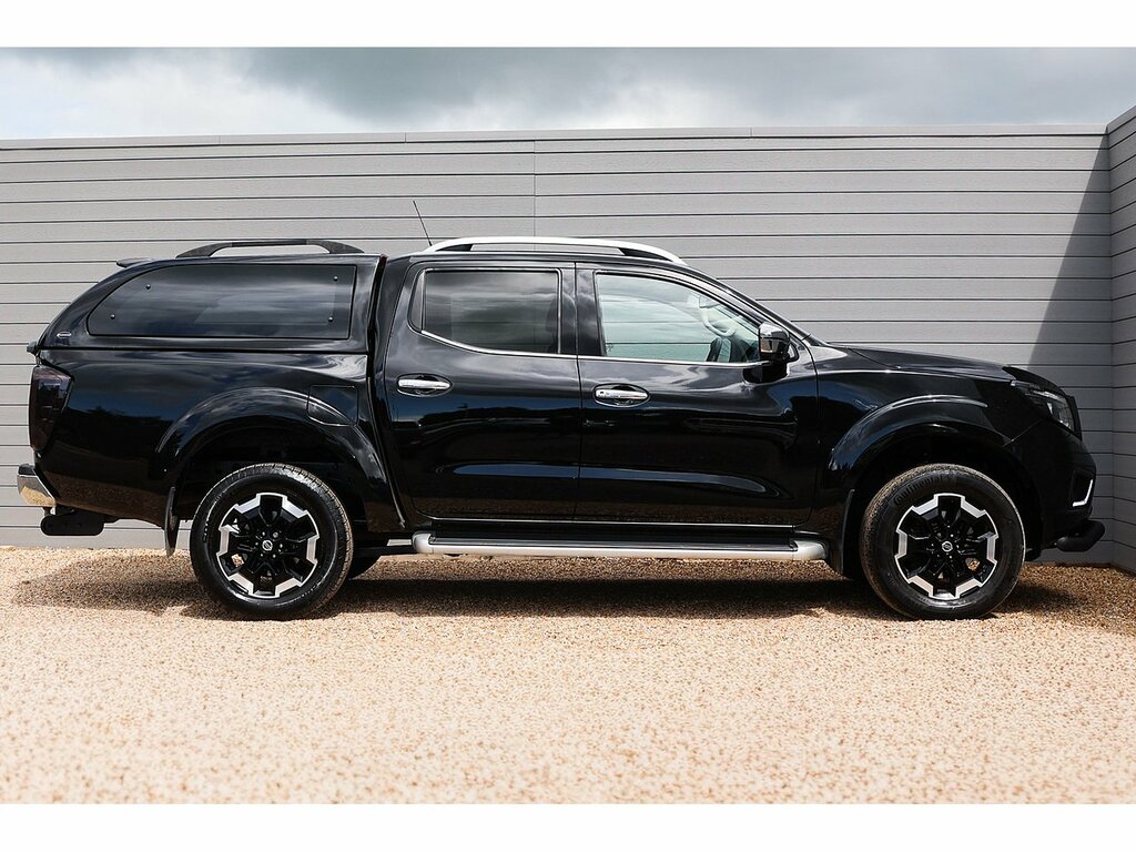 Nissan Navara Dci Tekna Black #6