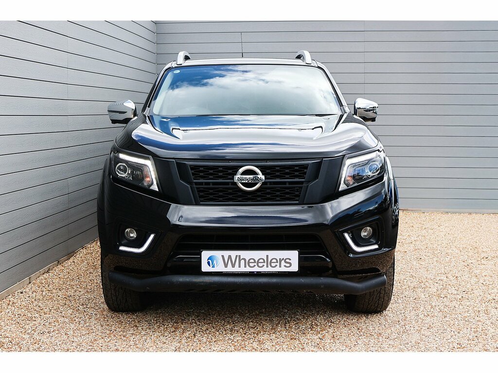Nissan Navara Dci Tekna Black #4