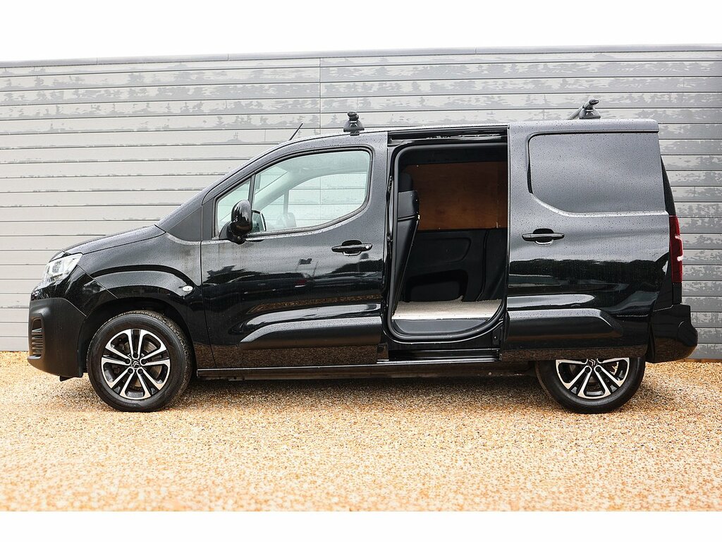 Citroen Berlingo Bluehdi 1000Driver M Black #6