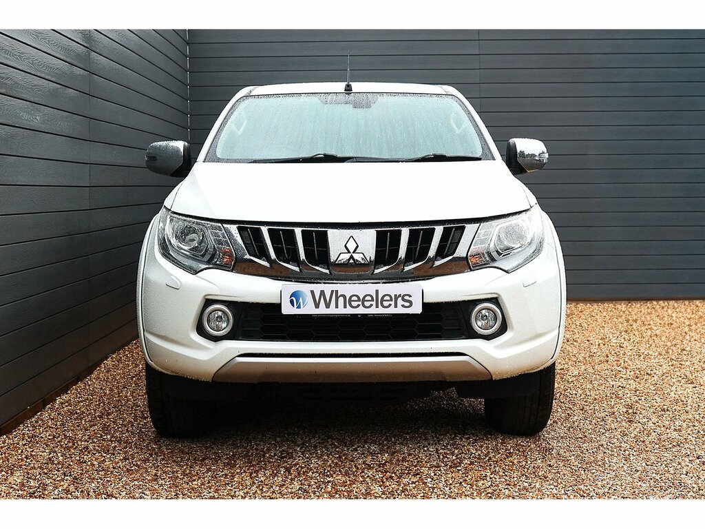 Mitsubishi L200 Di-d Dc Warrior White #4