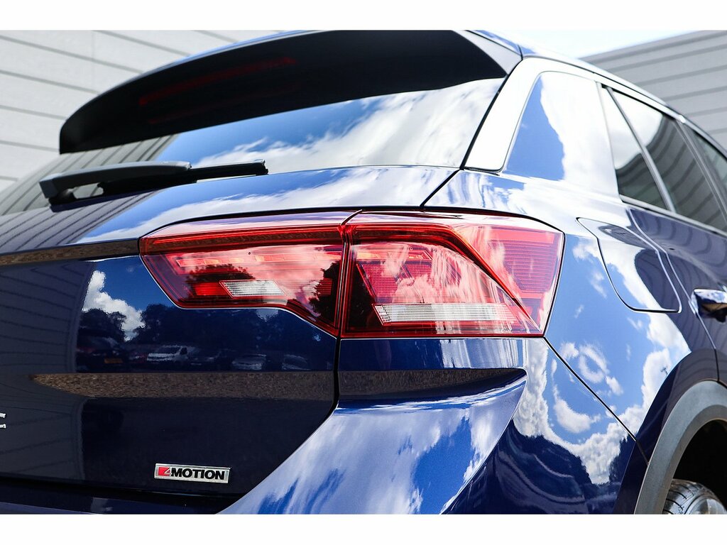 Volkswagen T-Roc Blue #36