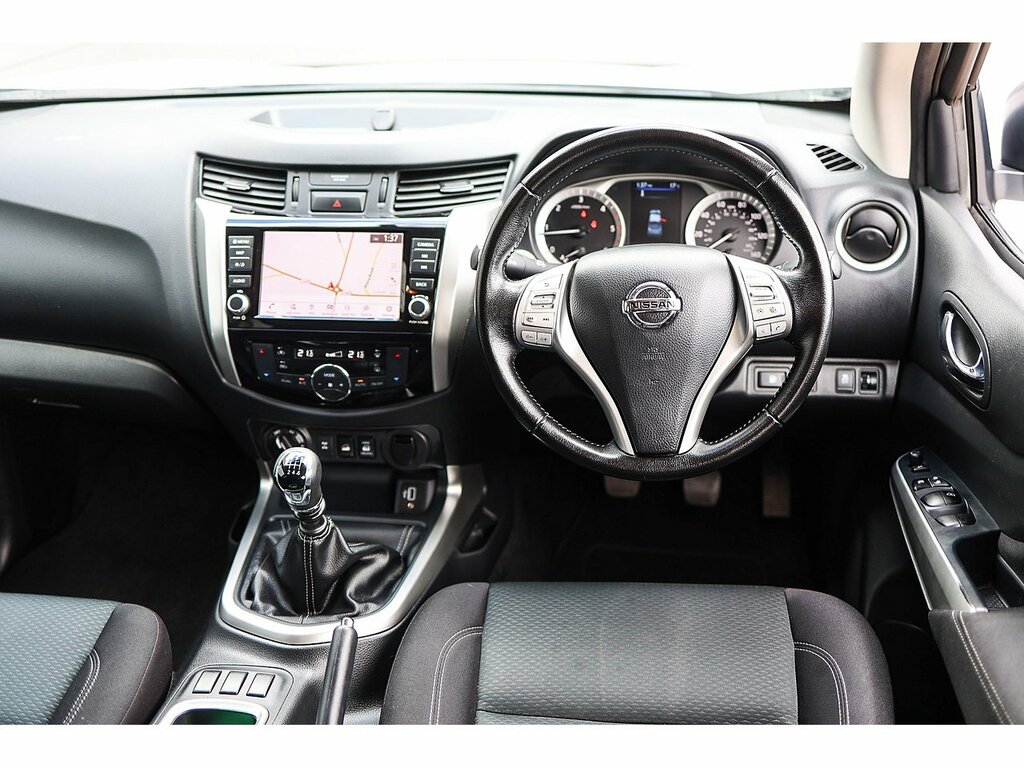 Nissan Navara Dci N-connecta YM70WTG White #2
