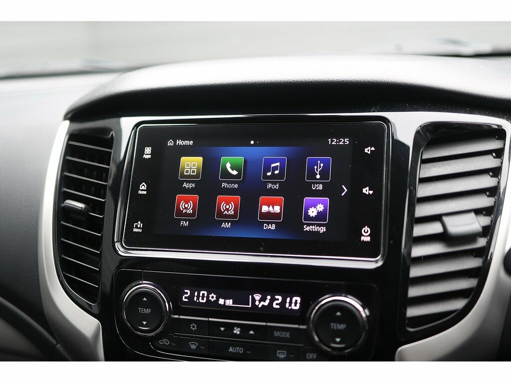 Mitsubishi L200 Black #15