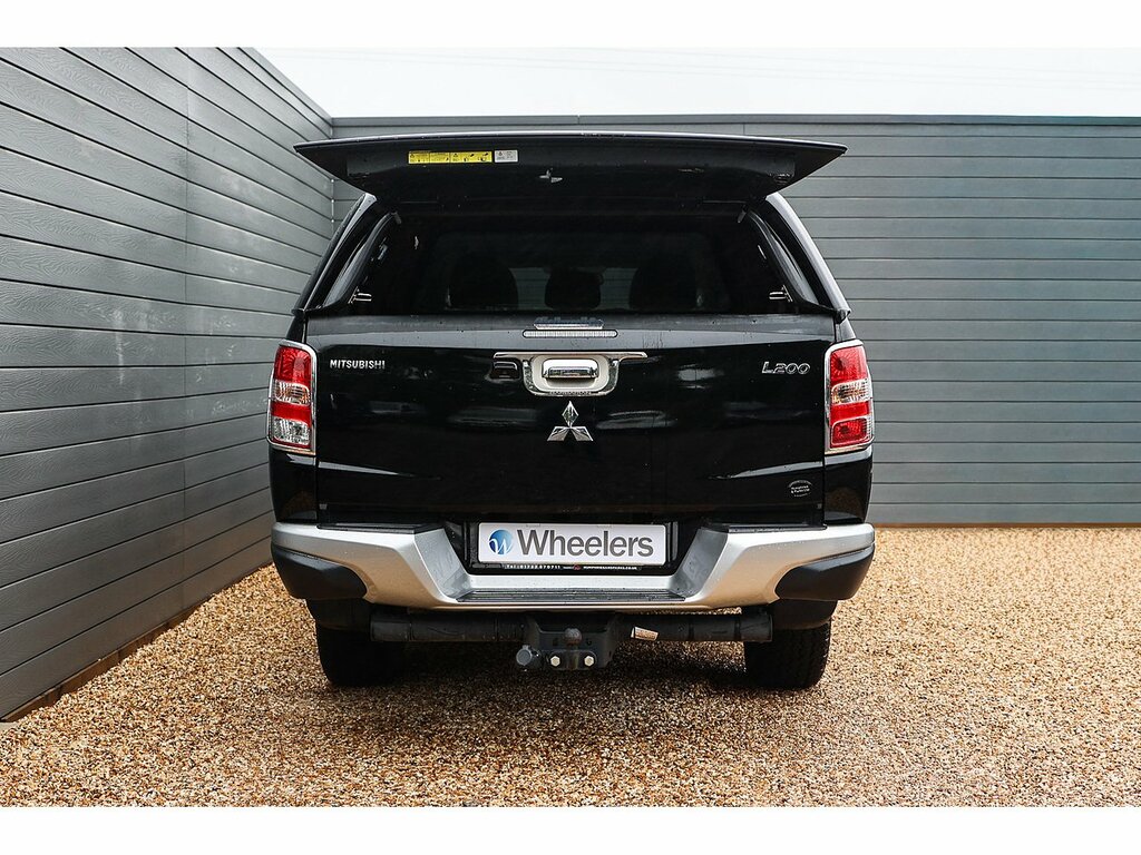 Mitsubishi L200 Black #7