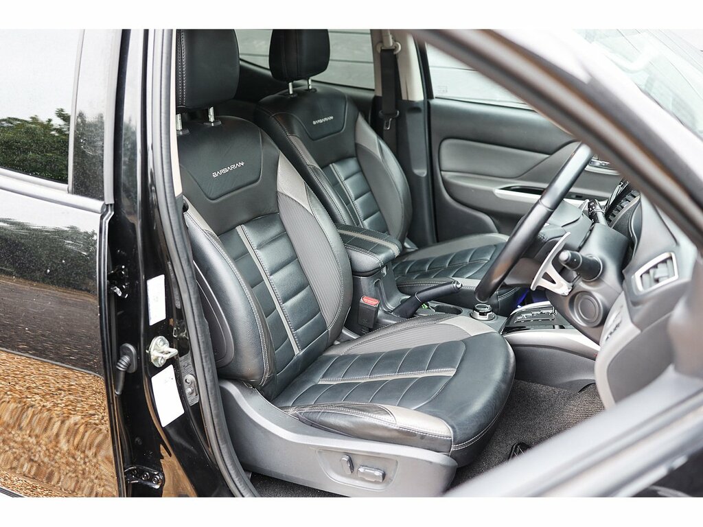 Mitsubishi L200 Black #12