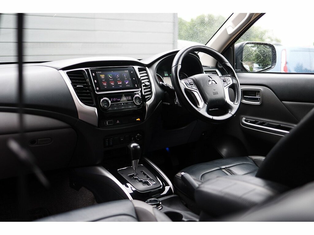 Mitsubishi L200 Black #32