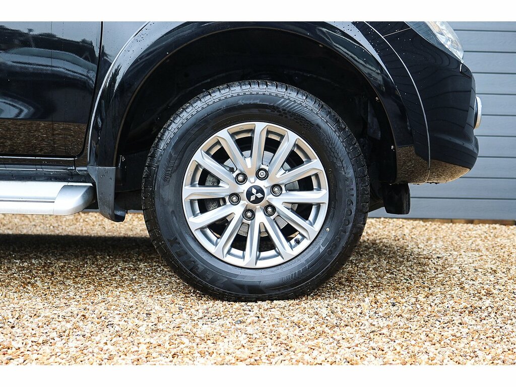 Mitsubishi L200 Black #43