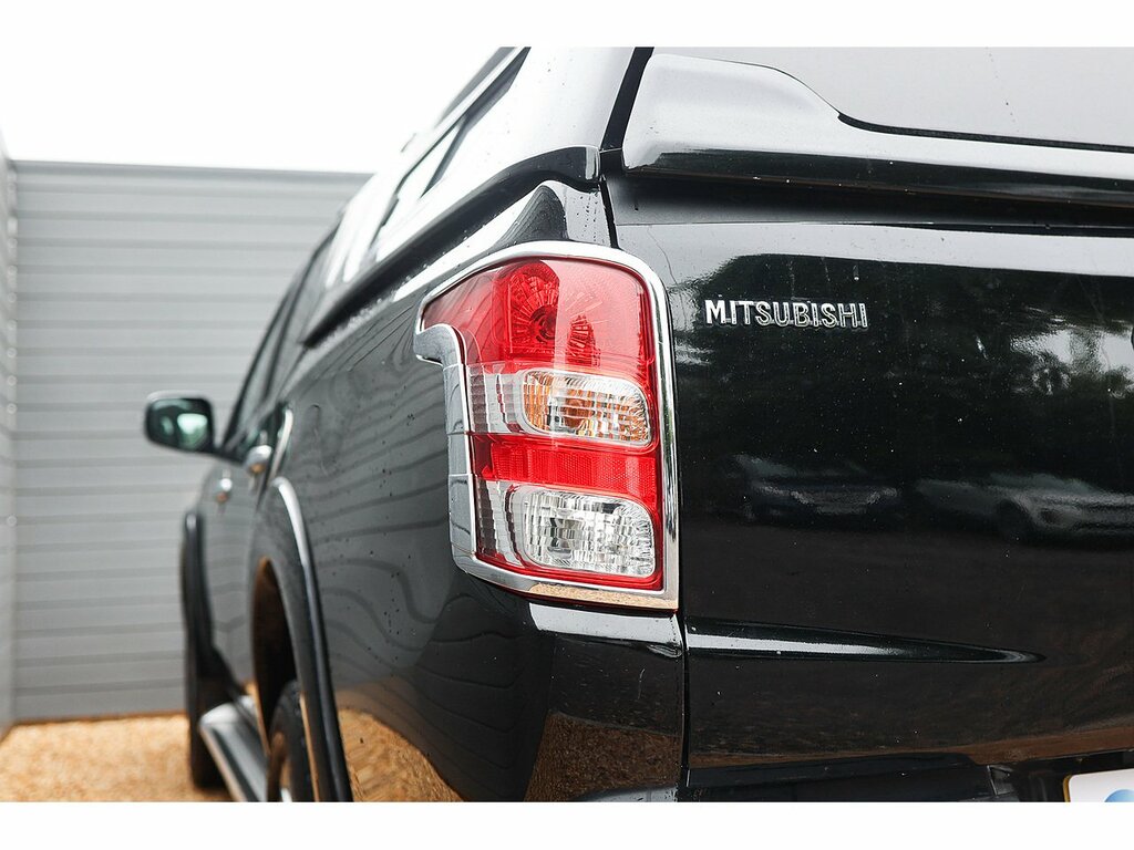 Mitsubishi L200 Black #37