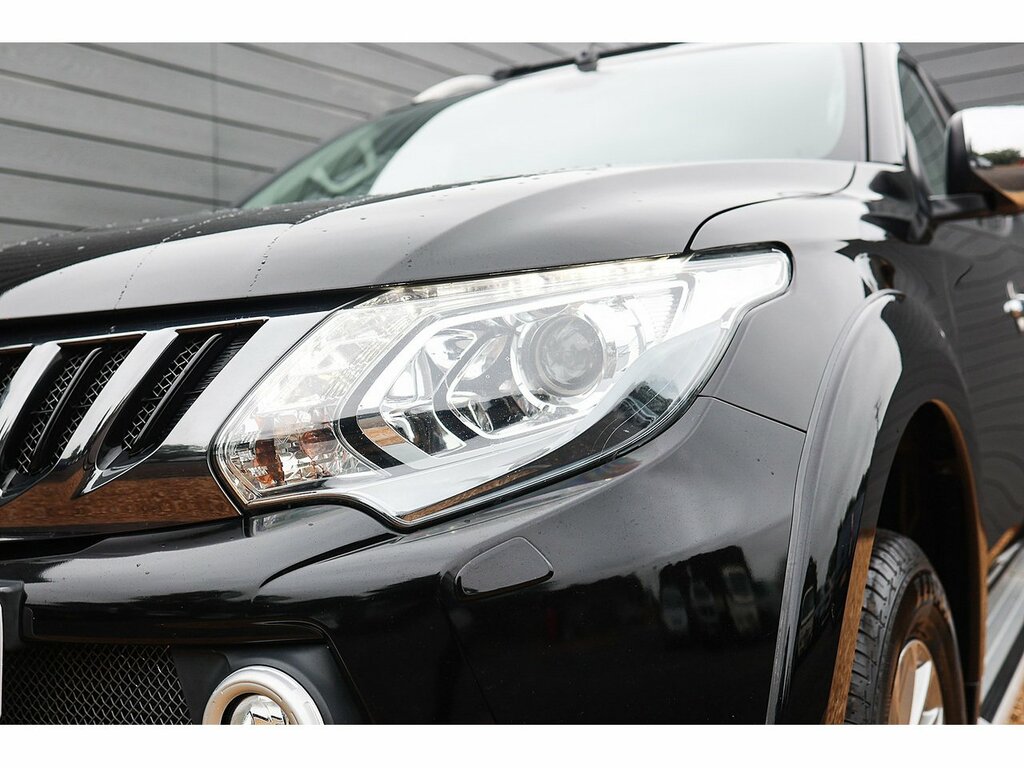 Mitsubishi L200 Black #36