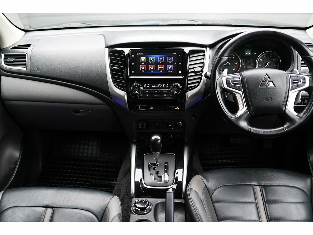 Mitsubishi L200 Black #14