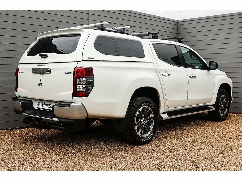 Mitsubishi L200 Di-d Dc Barbarian White #3